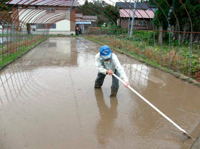 来年の苗床の代かき