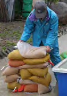 “つきっきり”の、稲作りが始まります。